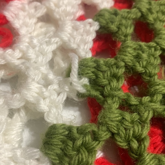 Vintage Hand Crochet Throw / Afghan appox. 60 x 40 in Red Green White - Picture 4 of 6